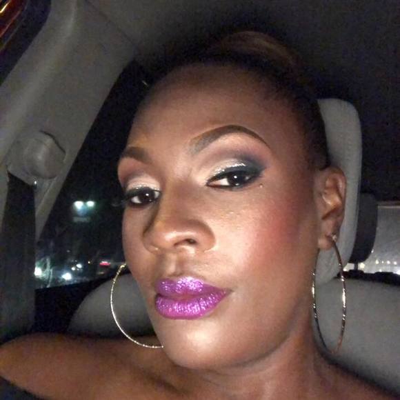 Meet your Posher, Kari - Picture 1 of 1